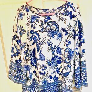 NWOT  XL TUNIC  TOP Women's  blue white porcelan  Print Raglan flared   Sleeve